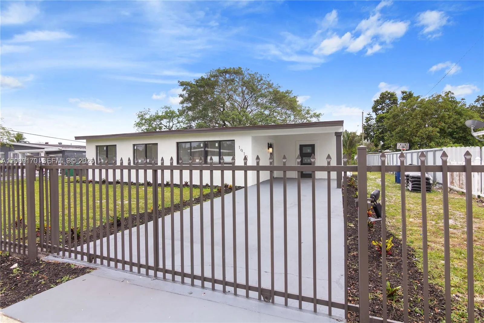 En Venta 1910 NW 134th Street, Miami, FL 33167, Miami, FL 33167