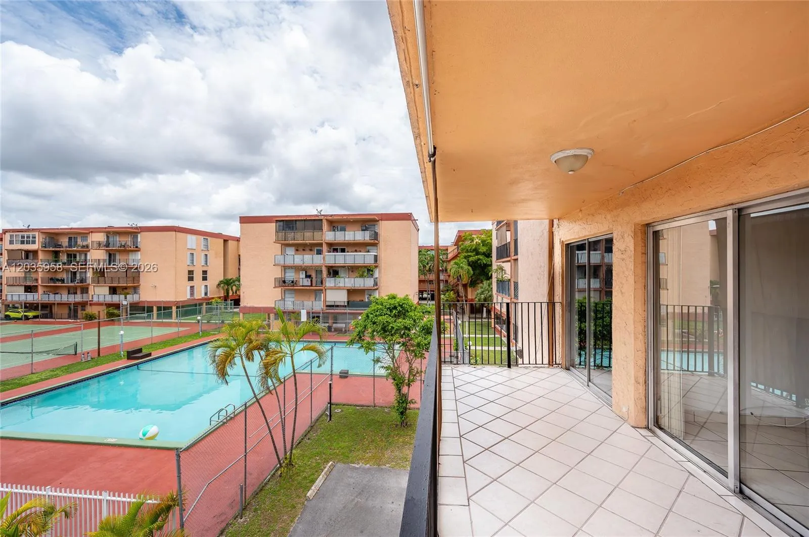 Vendido 1910 W 56th Street 3219, Hialeah, FL 33012, Hialeah, FL 33012
