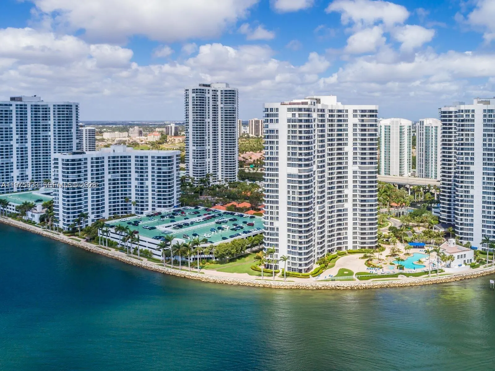 Foto de propiedad en 19101 NE 36th Court 1407, Aventura, FL 33180 Aventura con MLS# 