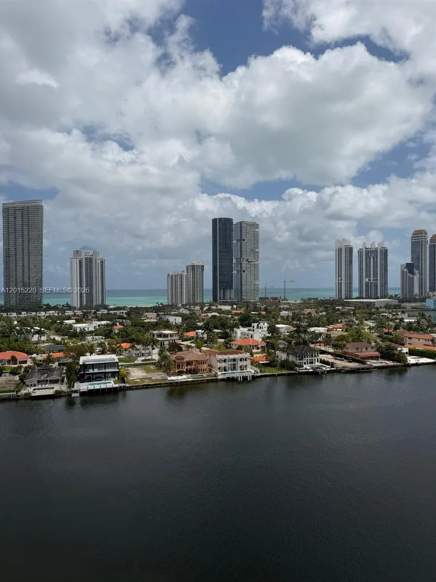 Foto de propiedad en 19101 NE 36th Court 1801, Aventura, FL 33180 Aventura con MLS# 
