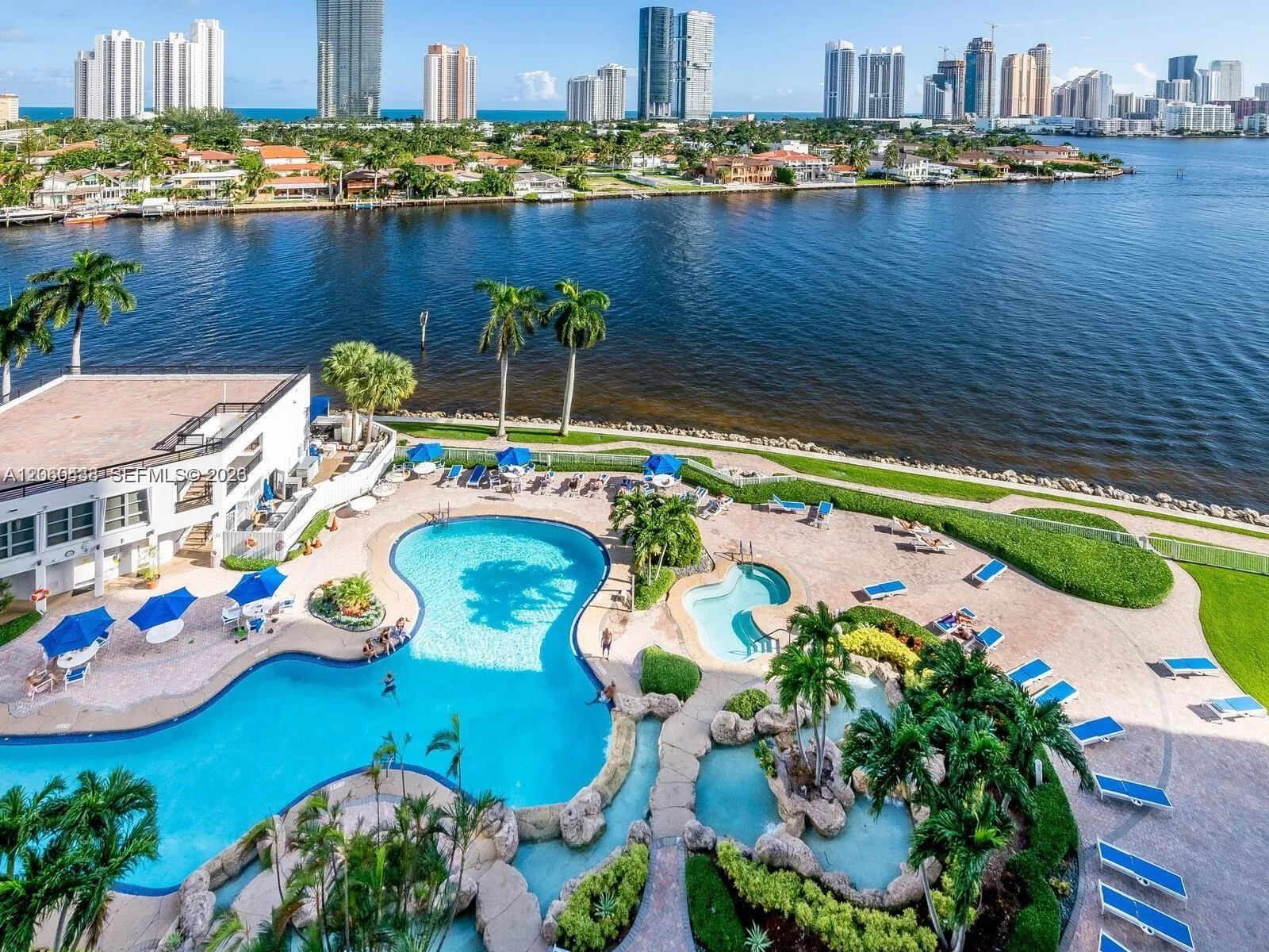 Foto de propiedad en 19101 NE 36th Court 1811, Aventura, FL 33180 Aventura con MLS# 