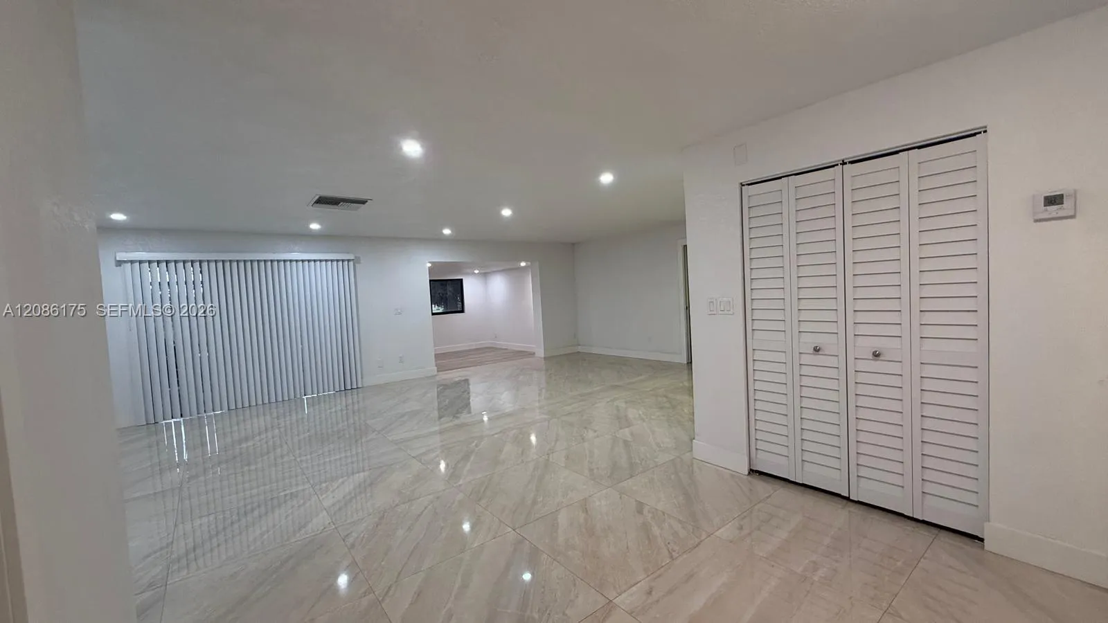 En Renta 19109 E Lake Drive, Hialeah, FL 33015, Hialeah, FL 33015