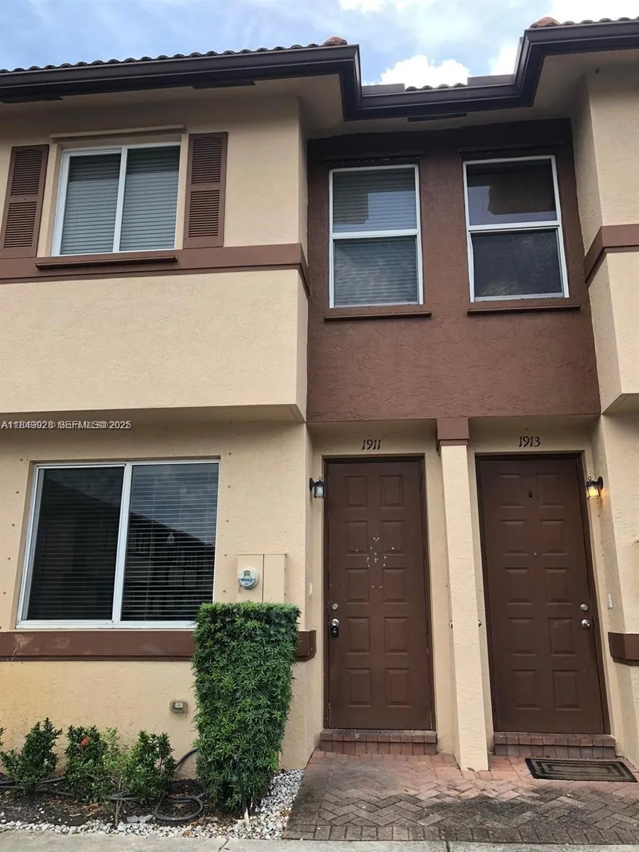 Foto de propiedad en 1911 Hibiscus Lane, Riviera Beach, FL 33404 Riviera Beach con MLS# 