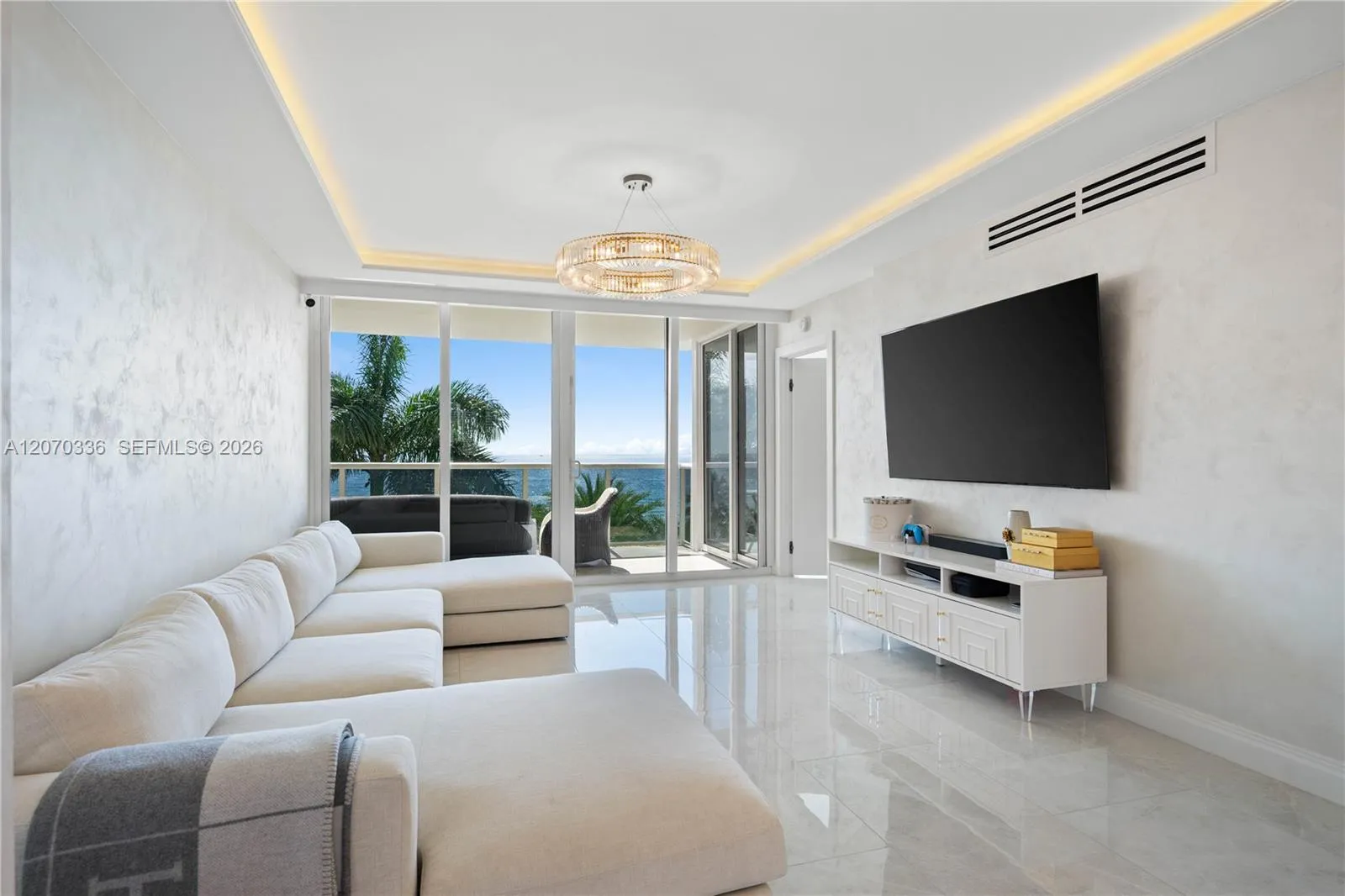 Foto de propiedad en 19111 Collins Avenue 403, Sunny Isles Beach, FL 33160 Sunny Isles Beach con MLS# 