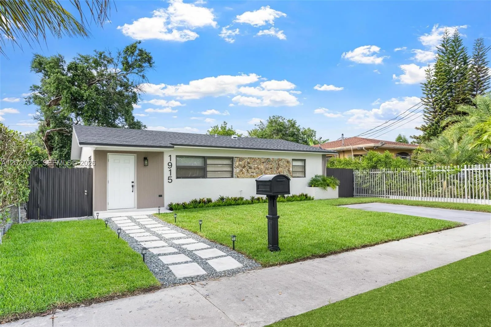 Vendido 1915 NW 86th Street, Miami, FL 33147, Miami, FL 33147