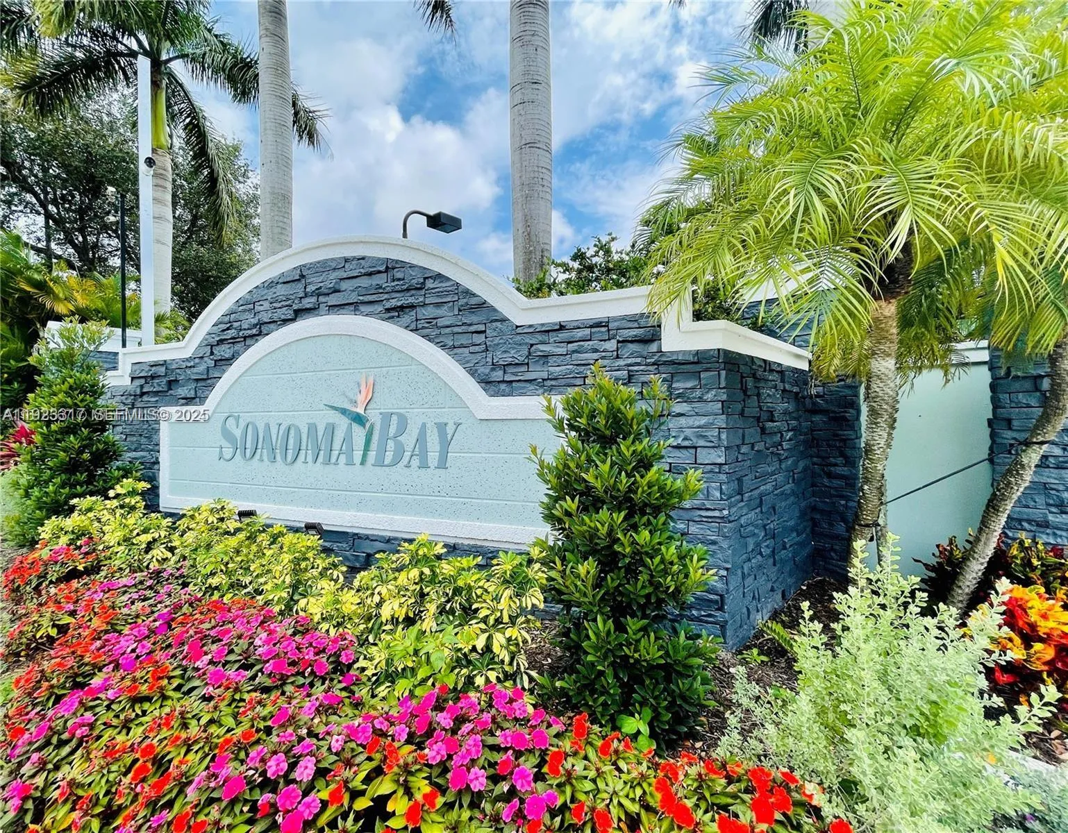 Foto de propiedad en 1918 Alamanda Way, Riviera Beach, FL 33404 Riviera Beach con MLS# 