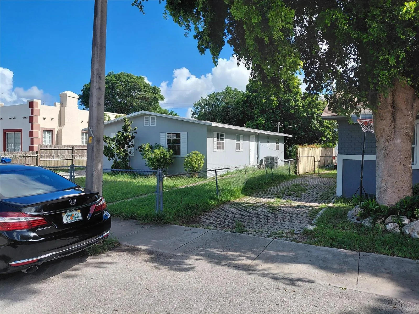Foto de propiedad en 1918 NW 47th Street, Miami, FL 33142 Miami con MLS# 