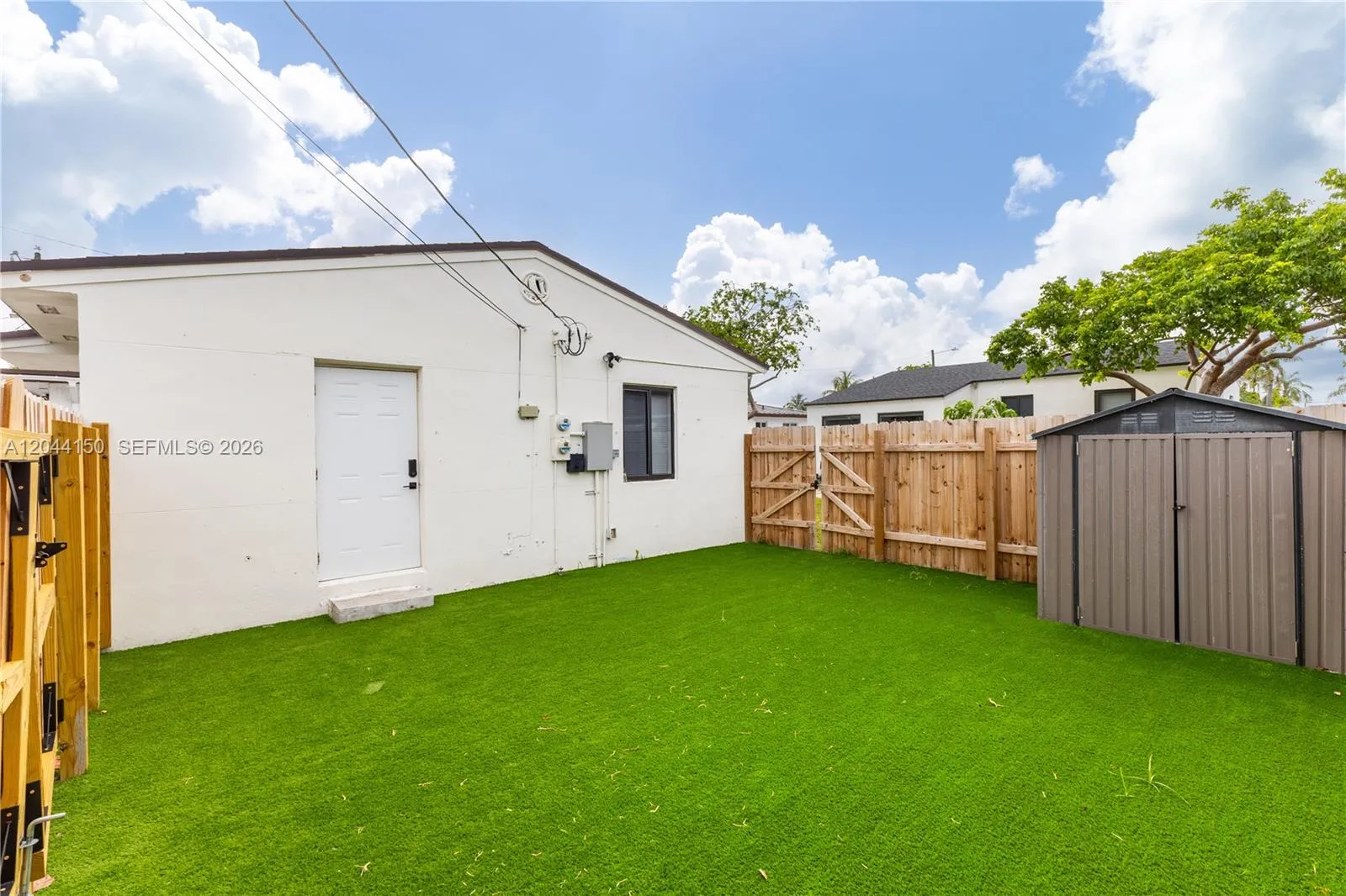 Foto de propiedad en 1918 Taft Street Rear Unit, Hollywood, FL 33020 Hollywood con MLS# 