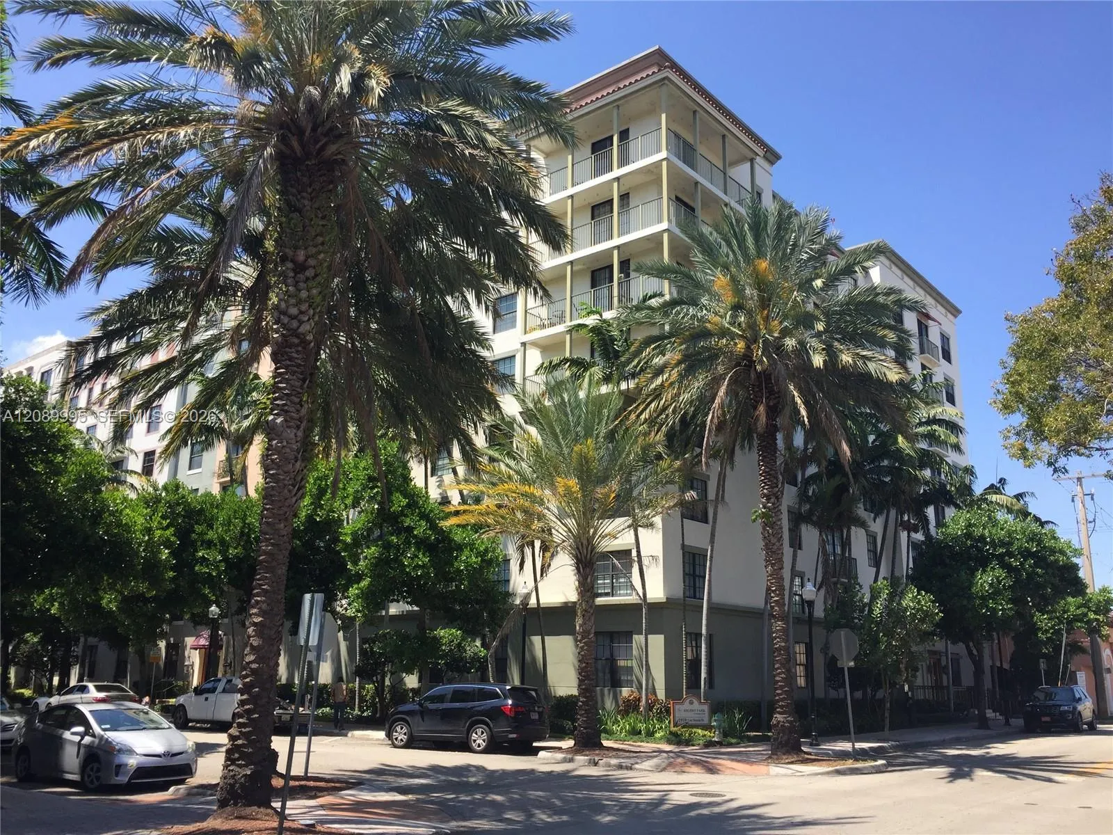 En Renta 1919 Van Buren Street 215A, Hollywood, FL 33020, Hollywood, FL 33020