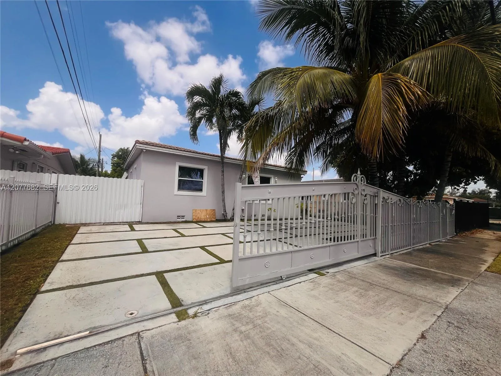 Foto de propiedad en 1920 NW 32nd Avenue, Miami, FL 33125 Miami con MLS# 