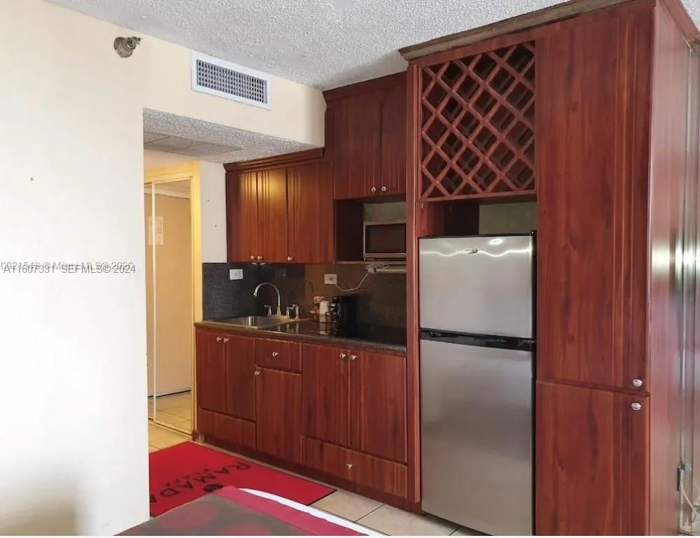Foto de propiedad en 19201 Collins Aveavailnow 428, Sunny Isles Beach, FL 33160 Sunny Isles Beach con MLS# 
