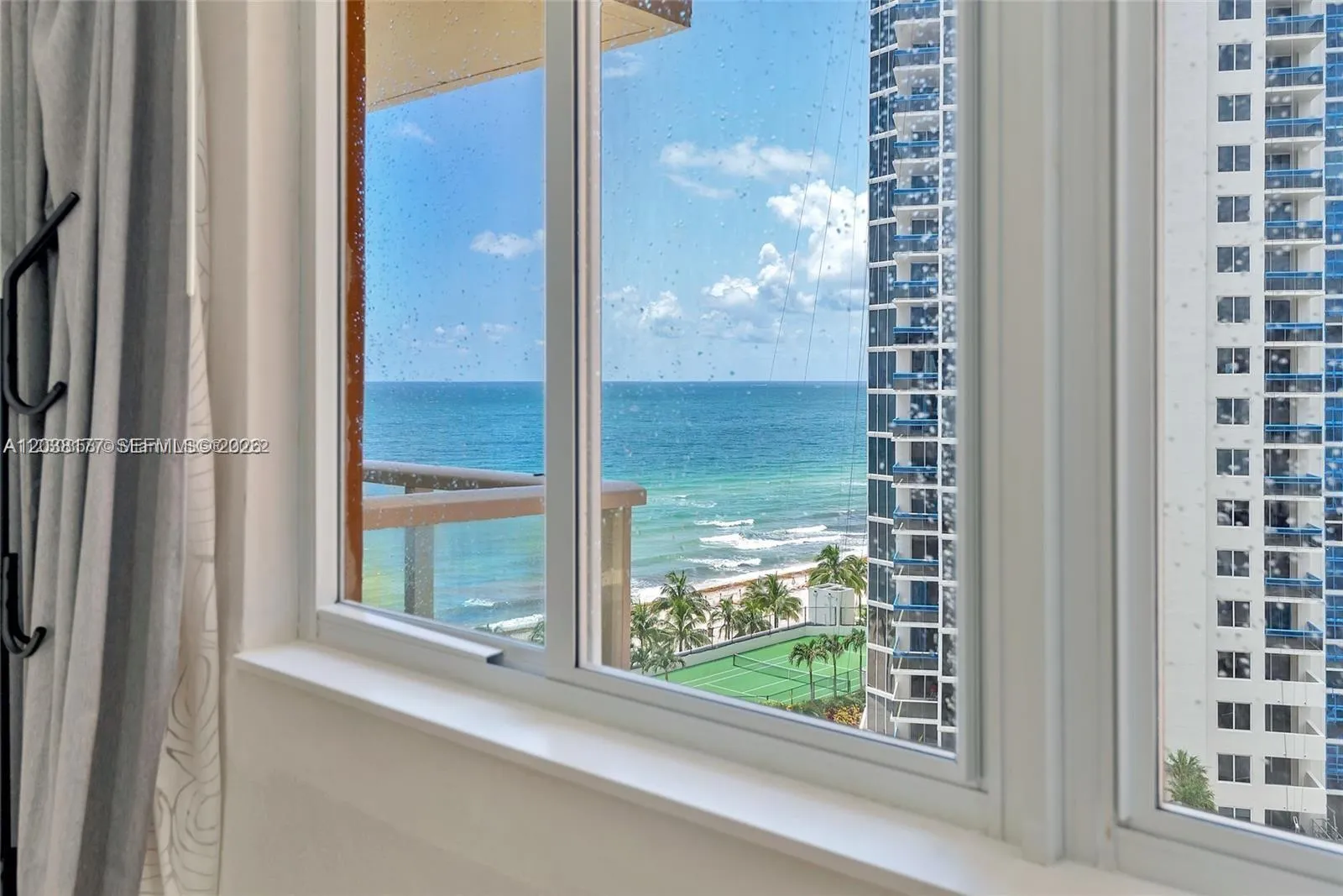 Foto de propiedad en 19201 Collins Avenue 1001, Sunny Isles Beach, FL 33160 Sunny Isles Beach con MLS# 