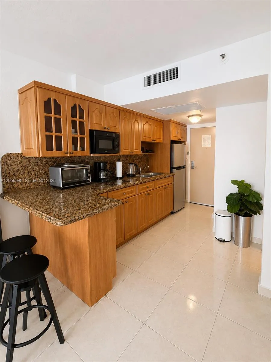 Foto de propiedad en 19201 Collins Avenue 1025, Sunny Isles Beach, FL 33160 Sunny Isles Beach con MLS# 