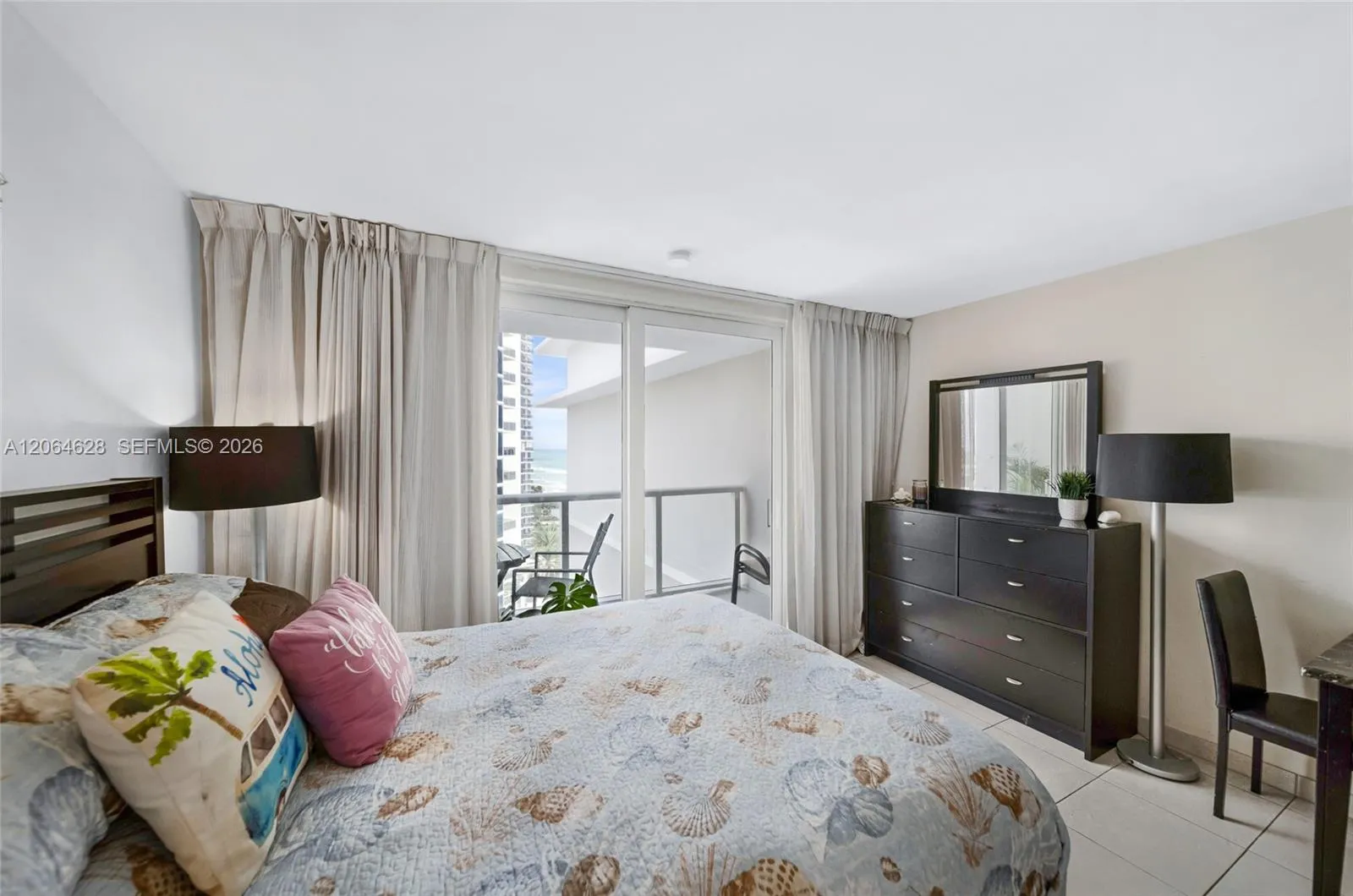 Foto de propiedad en 19201 Collins Avenue 1117, Sunny Isles Beach, FL 33160 Sunny Isles Beach con MLS# 