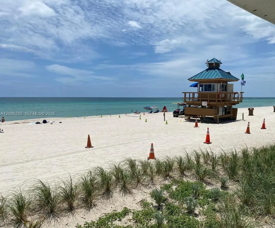 En Venta 19201 Collins Avenue 230, Sunny Isles Beach, FL 33160, Sunny Isles Beach, FL 33160