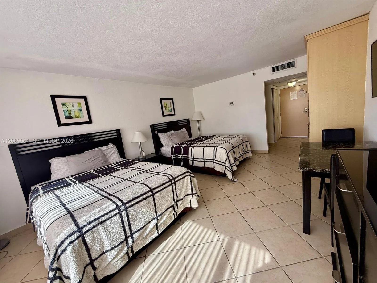 En Renta 19201 Collins Avenue 241, Sunny Isles Beach, FL 33160, Sunny Isles Beach, FL 33160