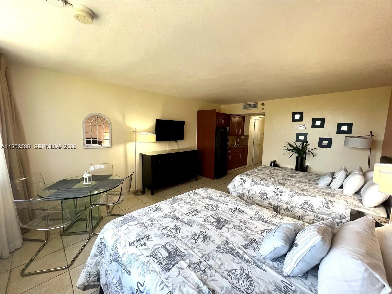 En Venta 19201 Collins Avenue 242, Sunny Isles Beach, FL 33160, Sunny Isles Beach, FL 33160