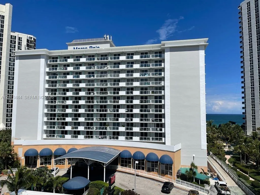Foto de propiedad en 19201 Collins Avenue 303, Sunny Isles Beach, FL 33160 Sunny Isles Beach con MLS# 