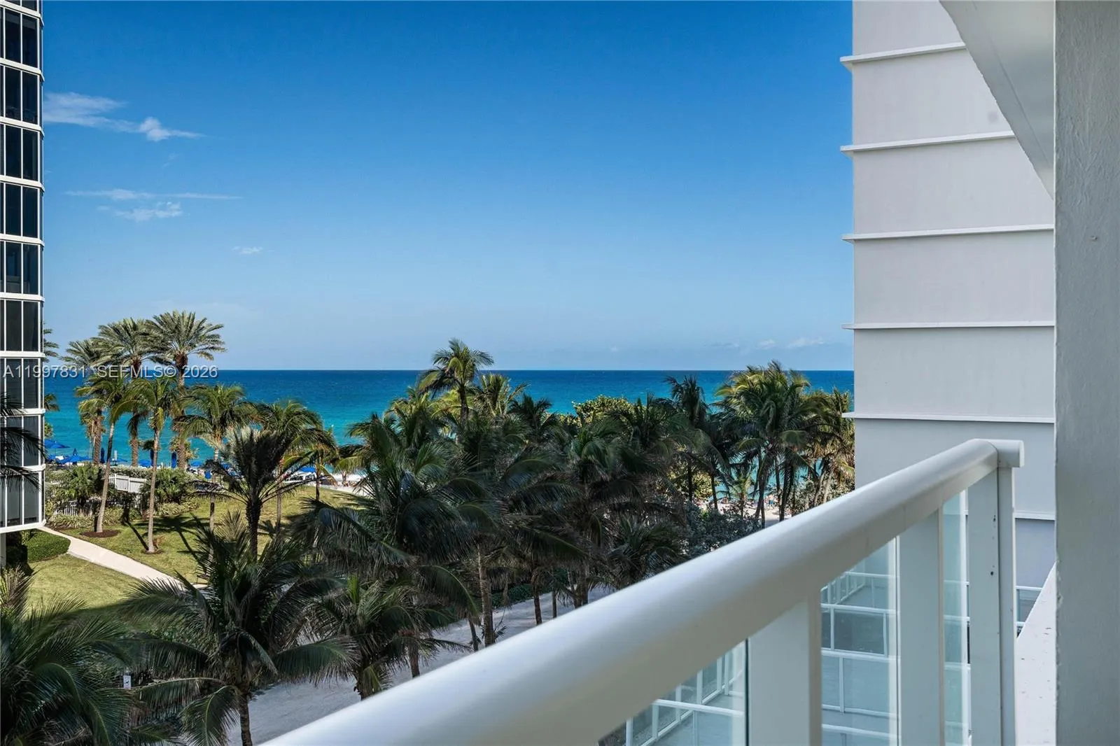 Foto de propiedad en 19201 Collins Avenue 324, Sunny Isles Beach, FL 33160 Sunny Isles Beach con MLS# 