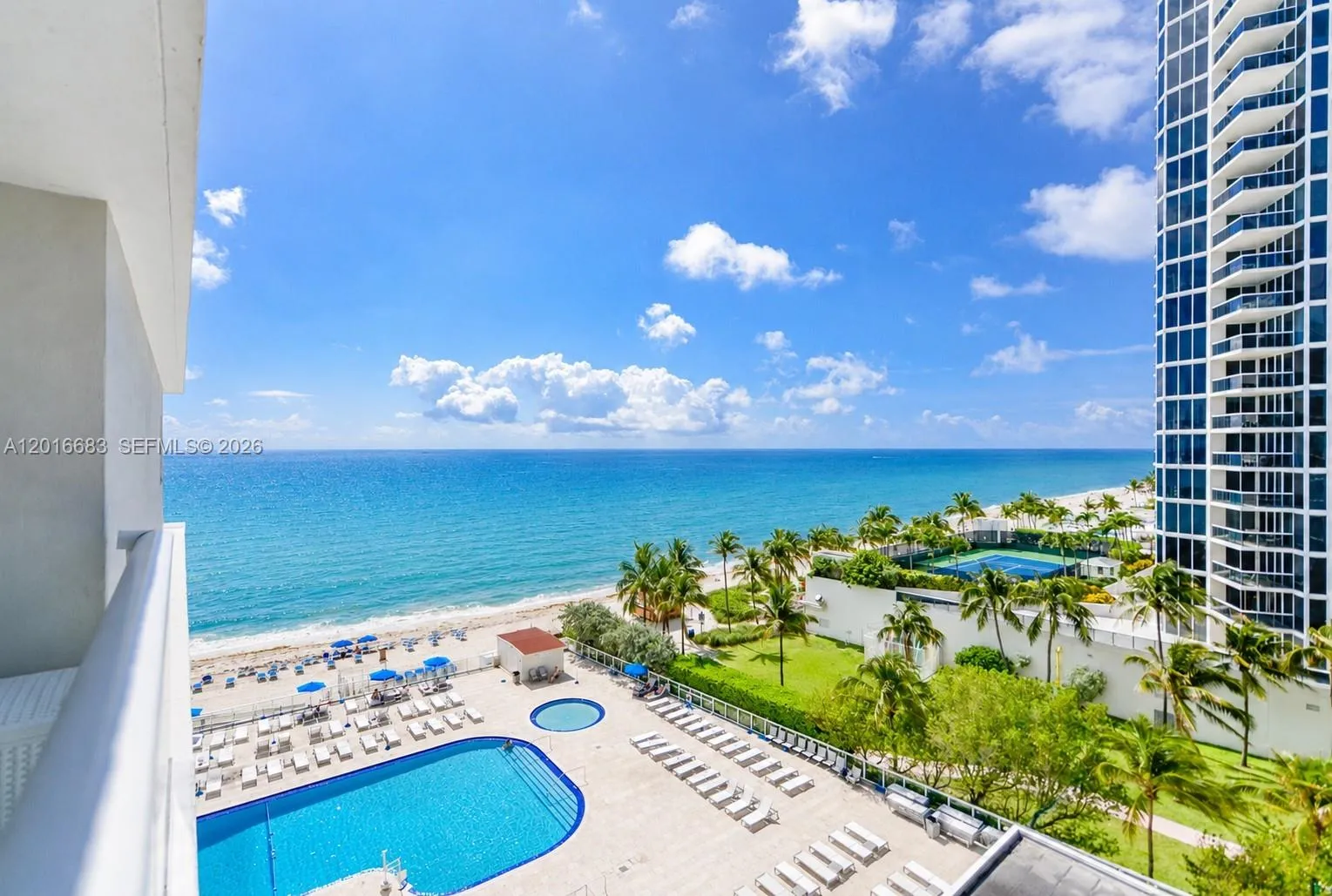 Foto de propiedad en 19201 Collins Avenue 609, Sunny Isles Beach, FL 33160 Sunny Isles Beach con MLS# 