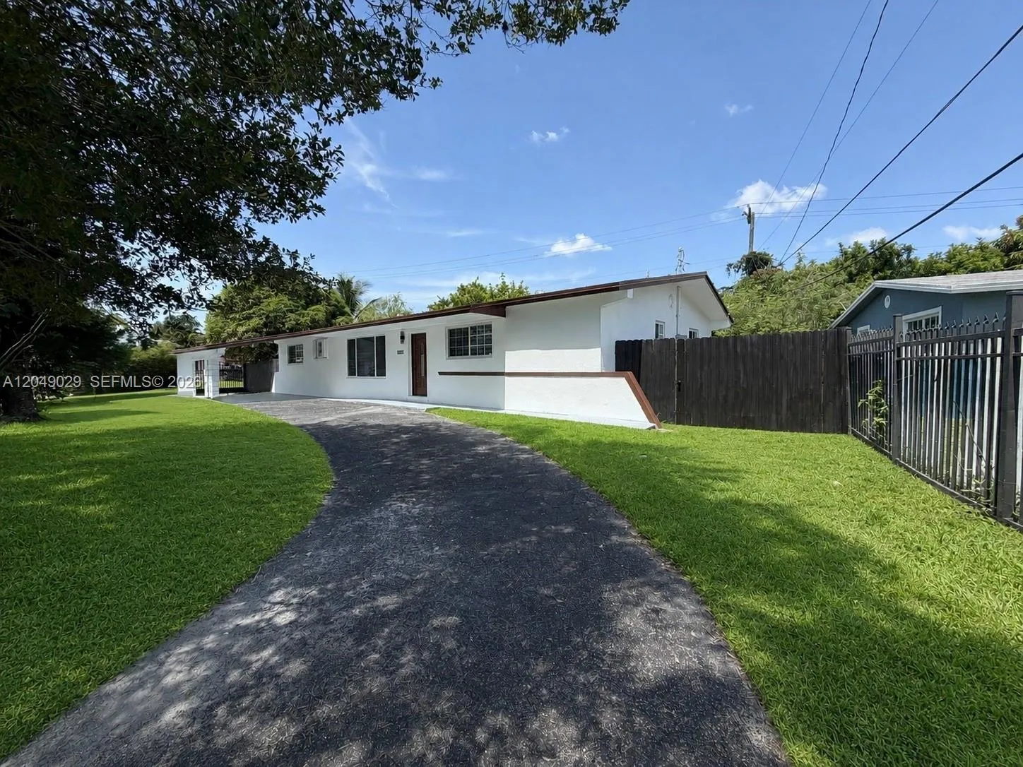 Foto de propiedad en 19202 NW 23rd Court, Miami Gardens, FL 33056 Miami Gardens con MLS# 