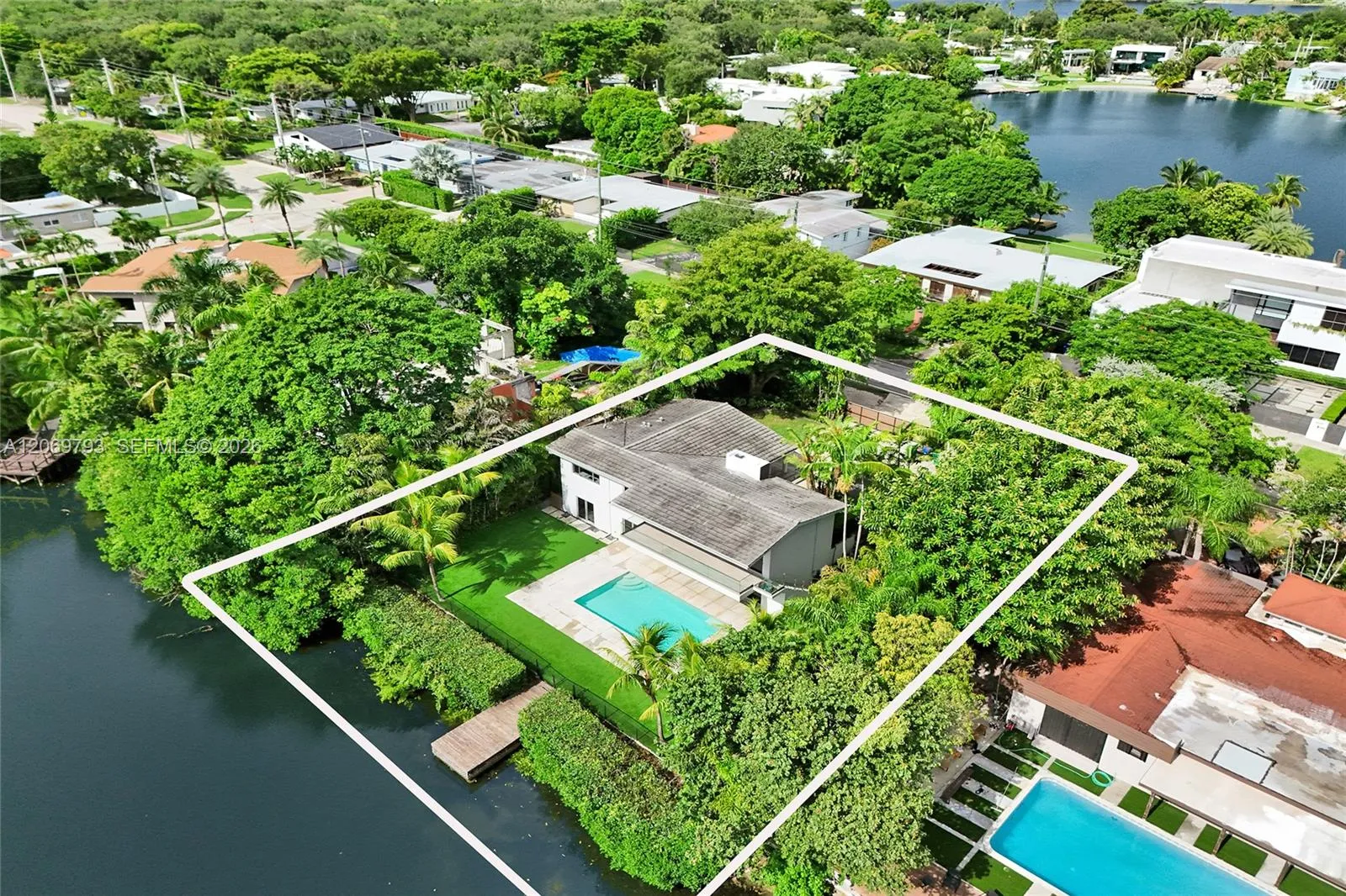 En Venta 19231 NE 22nd Avenue, Miami, FL 33180, Miami, FL 33180