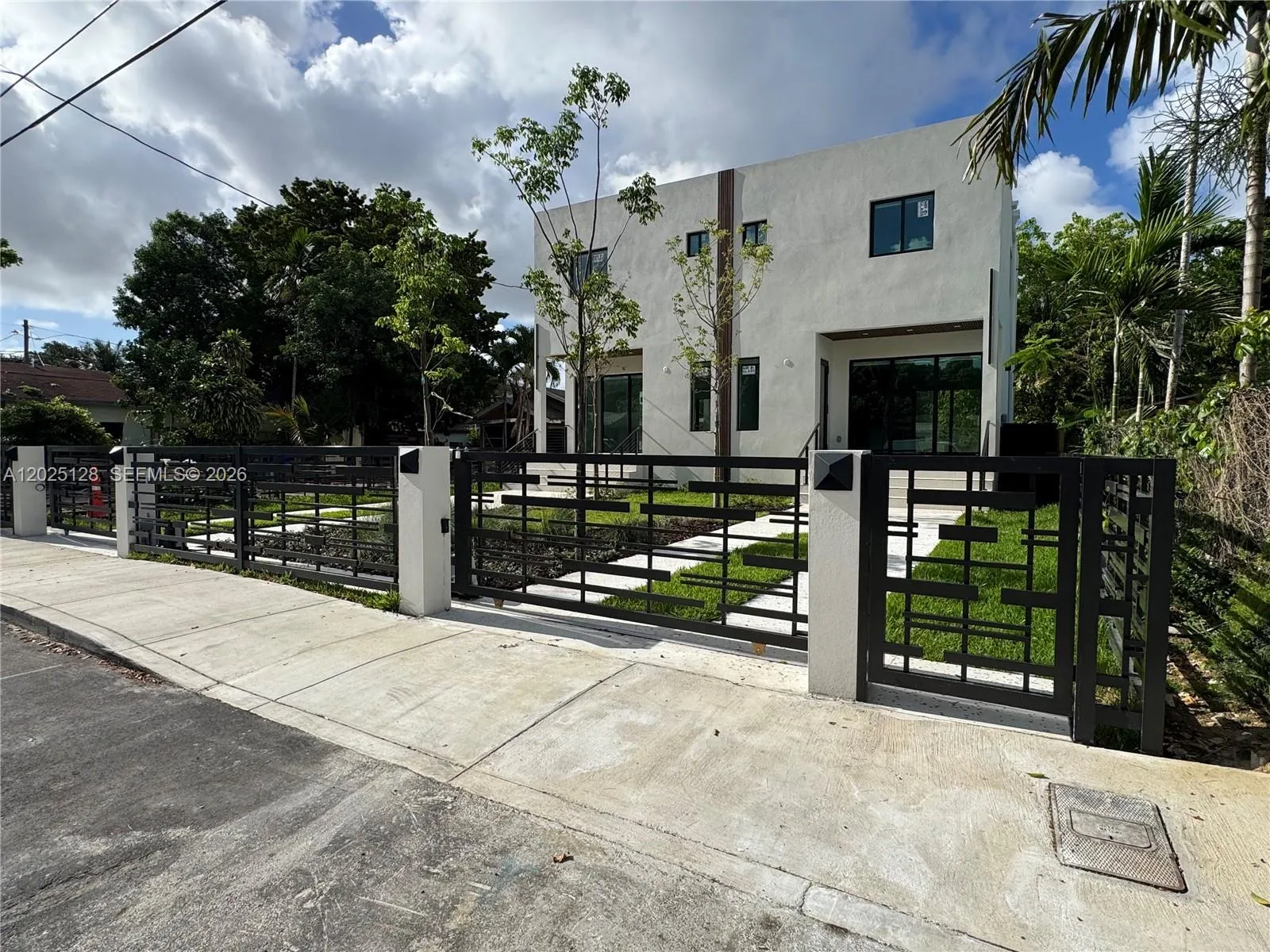Vendido 1924 NW 27th Street, Miami, FL 33142, Miami, FL 33142