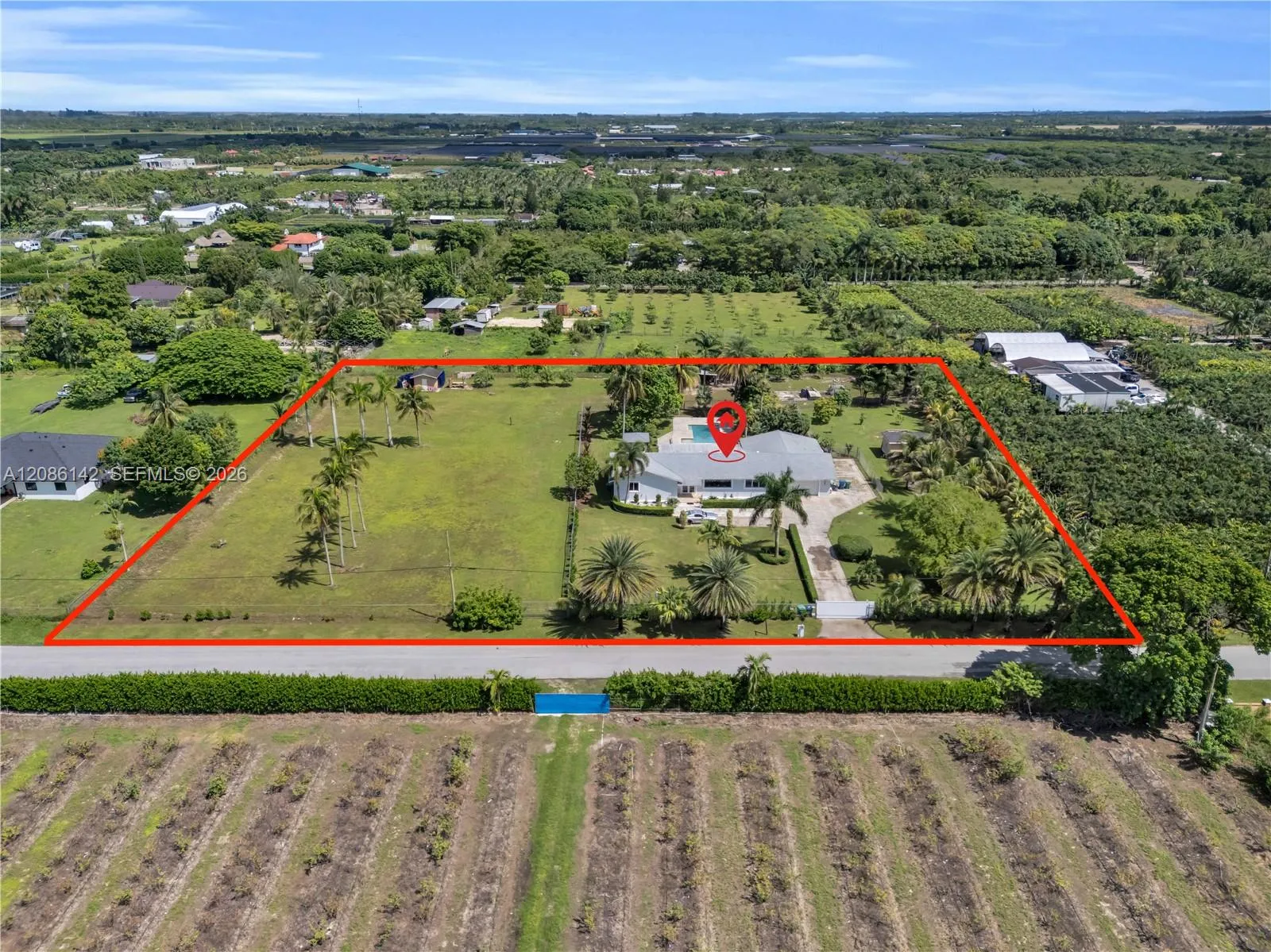 Foto de propiedad en 19245 SW 188th Street, Miami, FL 33187 Miami con MLS# 