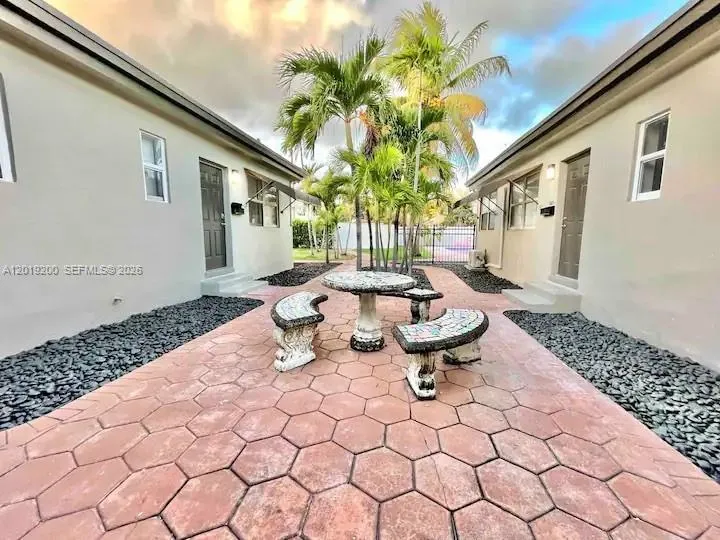 Foto de propiedad en 1925 Dewey Street 1927, Hollywood, FL 33020 Hollywood con MLS# 