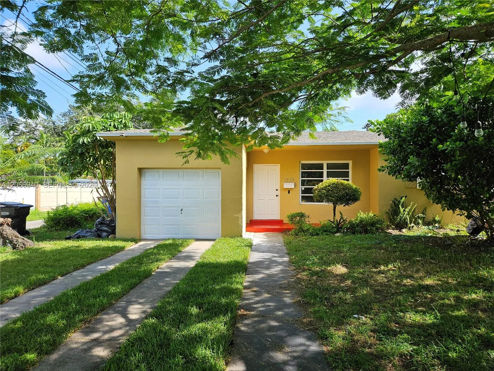 Foto de propiedad en 1929 NE 176th Street, North Miami Beach, FL 33162 North Miami Beach con MLS# 