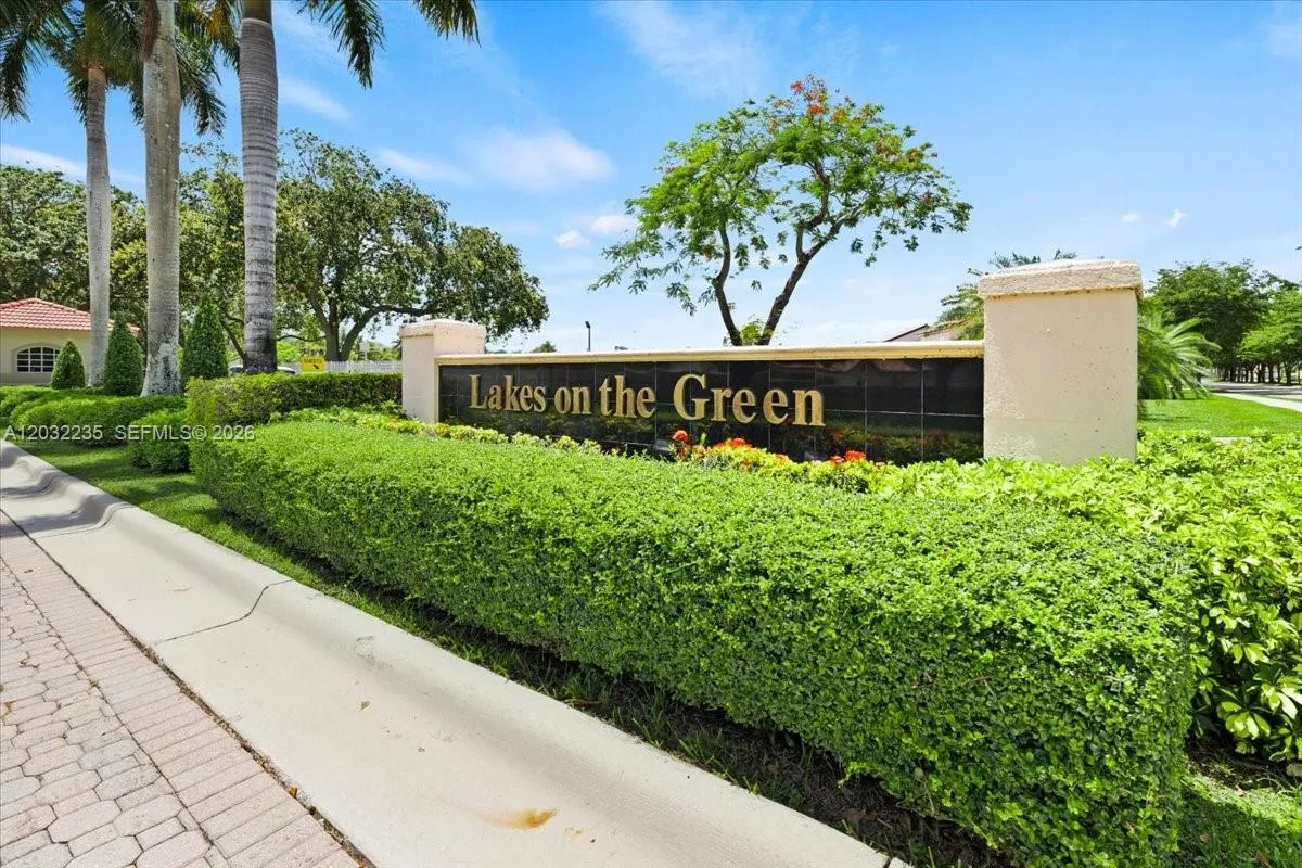 Vendido 19291 NW 90th Court, Hialeah, FL 33018, Hialeah, FL 33018