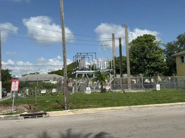 Foto de propiedad en 193 NW 16th Street, Miami, FL 33136 Miami con MLS# 
