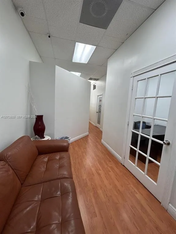 Foto de propiedad en 19300 W Dixie Highway 10, Miami, FL 33180 Miami con MLS# 