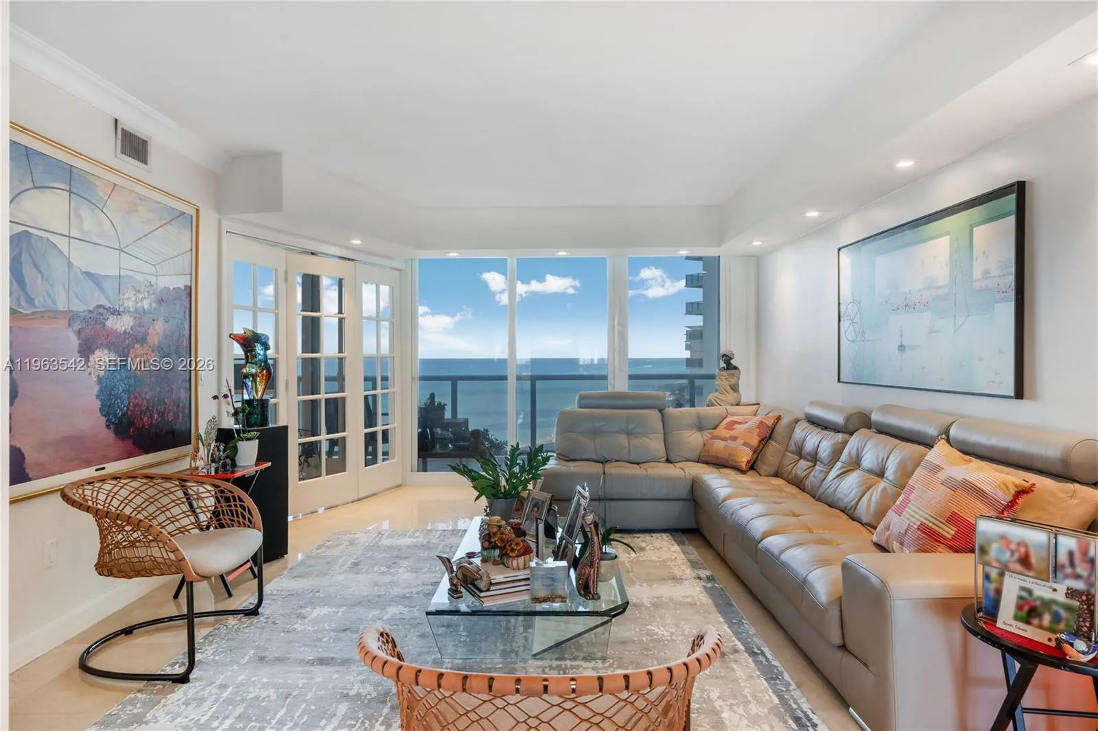 Foto de propiedad en 19333 E Collins Avenue 1202, Sunny Isles Beach, FL 33160 Sunny Isles Beach con MLS# 