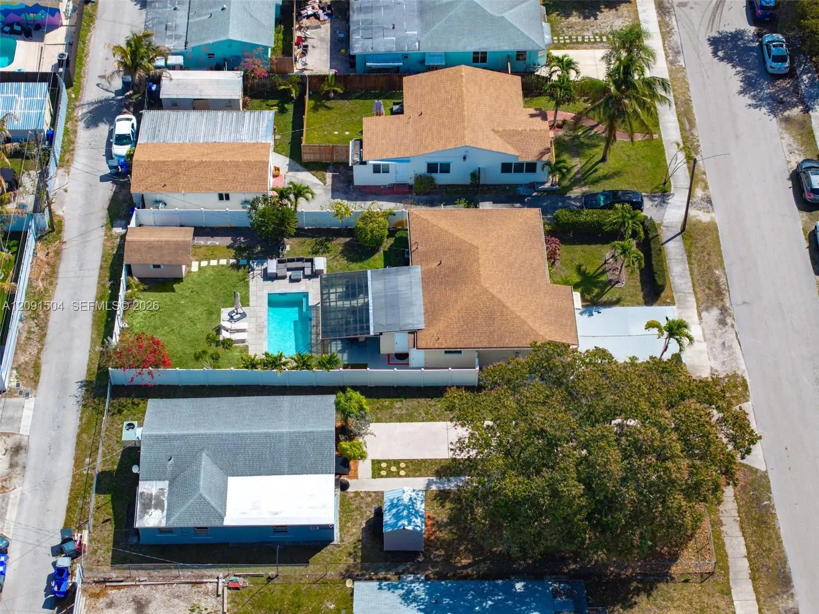 Foto de propiedad en 1935 Arthur Street, Hollywood, FL 33020 Hollywood con MLS# 