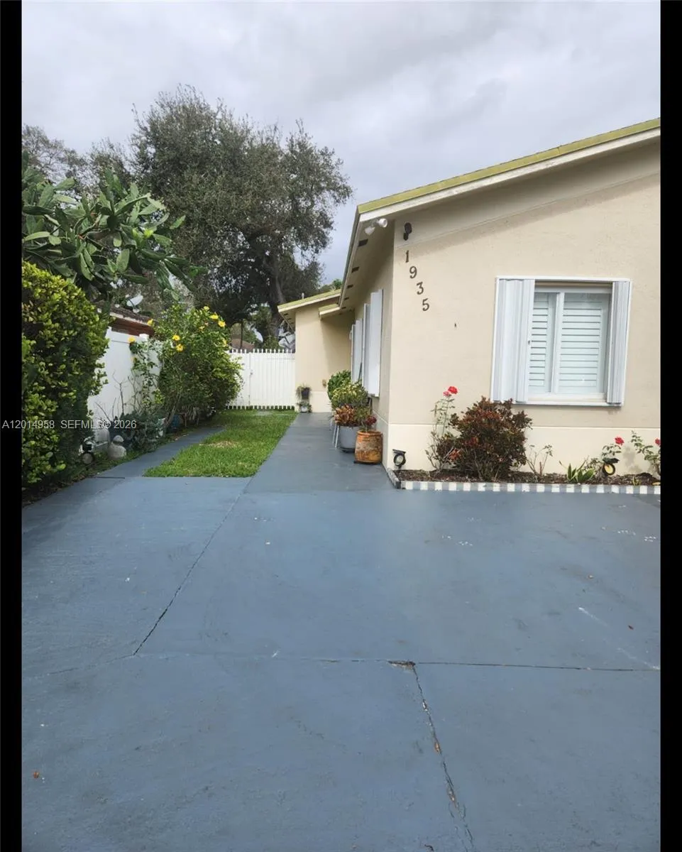 En Renta 1935 NW 96th Street, Miami, FL 33147, Miami, FL 33147
