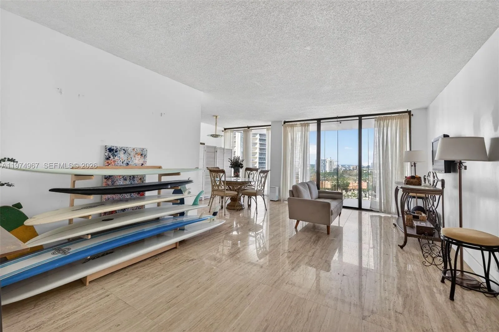 Foto de propiedad en 19355 Turnberry Way 17C, Aventura, FL 33180 Aventura con MLS# 
