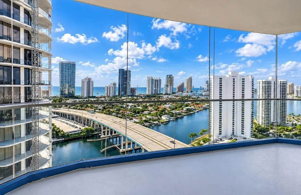 En Venta 19355 Turnberry Way 24E, Aventura, FL 33180, Aventura, FL 33180