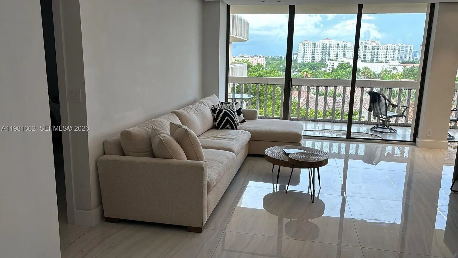 Foto de propiedad en 19355 Turnberry Way 5L, Aventura, FL 33180 Aventura con MLS# 