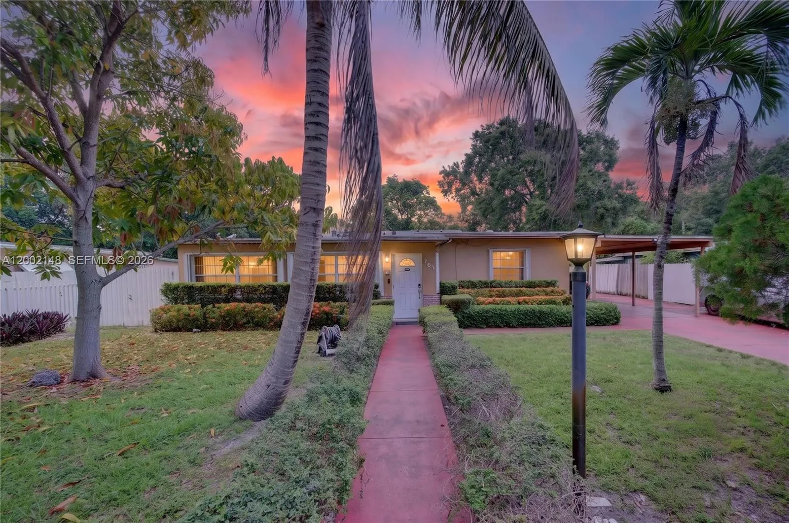 Vendido 1936 Washington Street, Hollywood, FL 33020, Hollywood, FL 33020