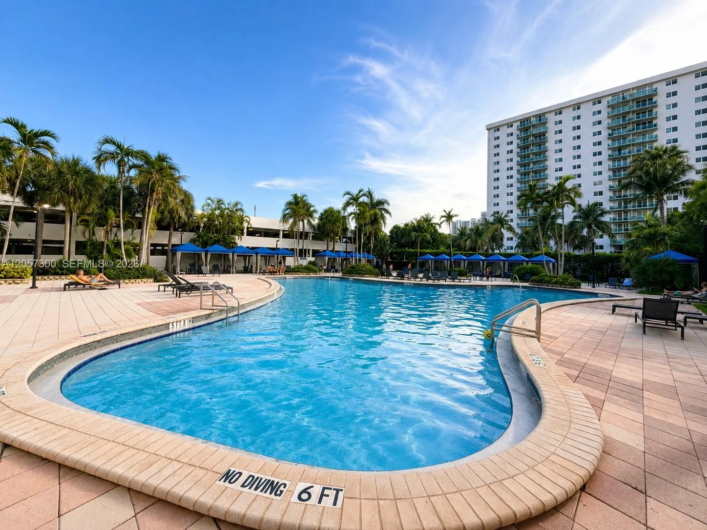 Foto de propiedad en 19370 Collins Avenue 1410, Sunny Isles Beach, FL 33160 Sunny Isles Beach con MLS# 