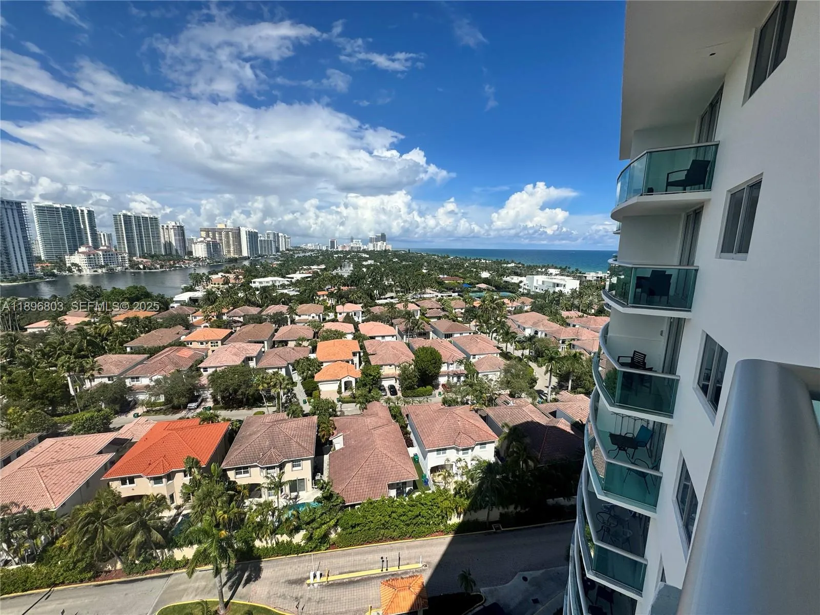 Foto de propiedad en 19370 Collins Avenue 1520, Sunny Isles Beach, FL 33160 Sunny Isles Beach con MLS# 