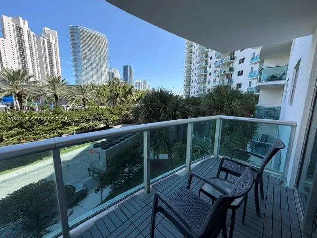 Foto de propiedad en 19370 Collins Avenue 321, Sunny Isles Beach, FL 33160 Sunny Isles Beach con MLS# 