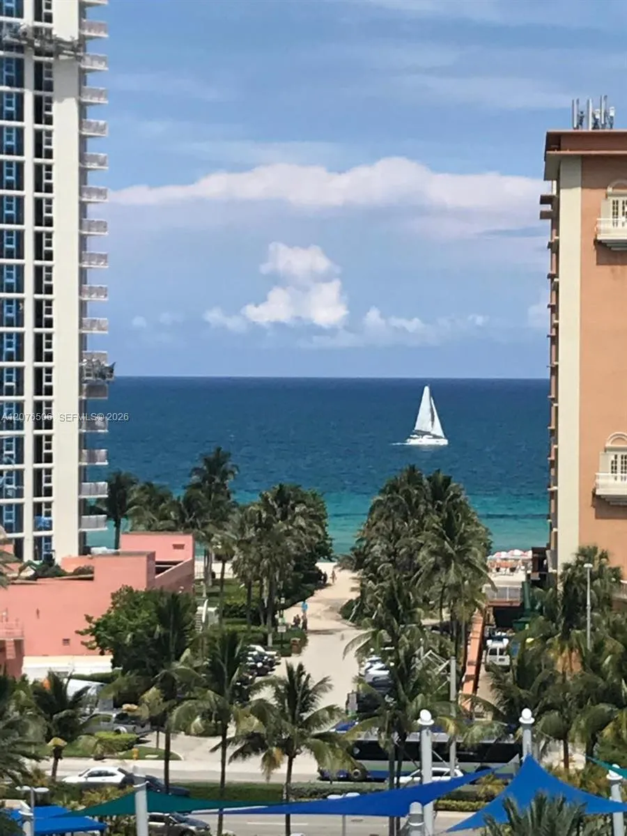 Foto de propiedad en 19370 Collins Avenue 805, Sunny Isles Beach, FL 33160 Sunny Isles Beach con MLS# 
