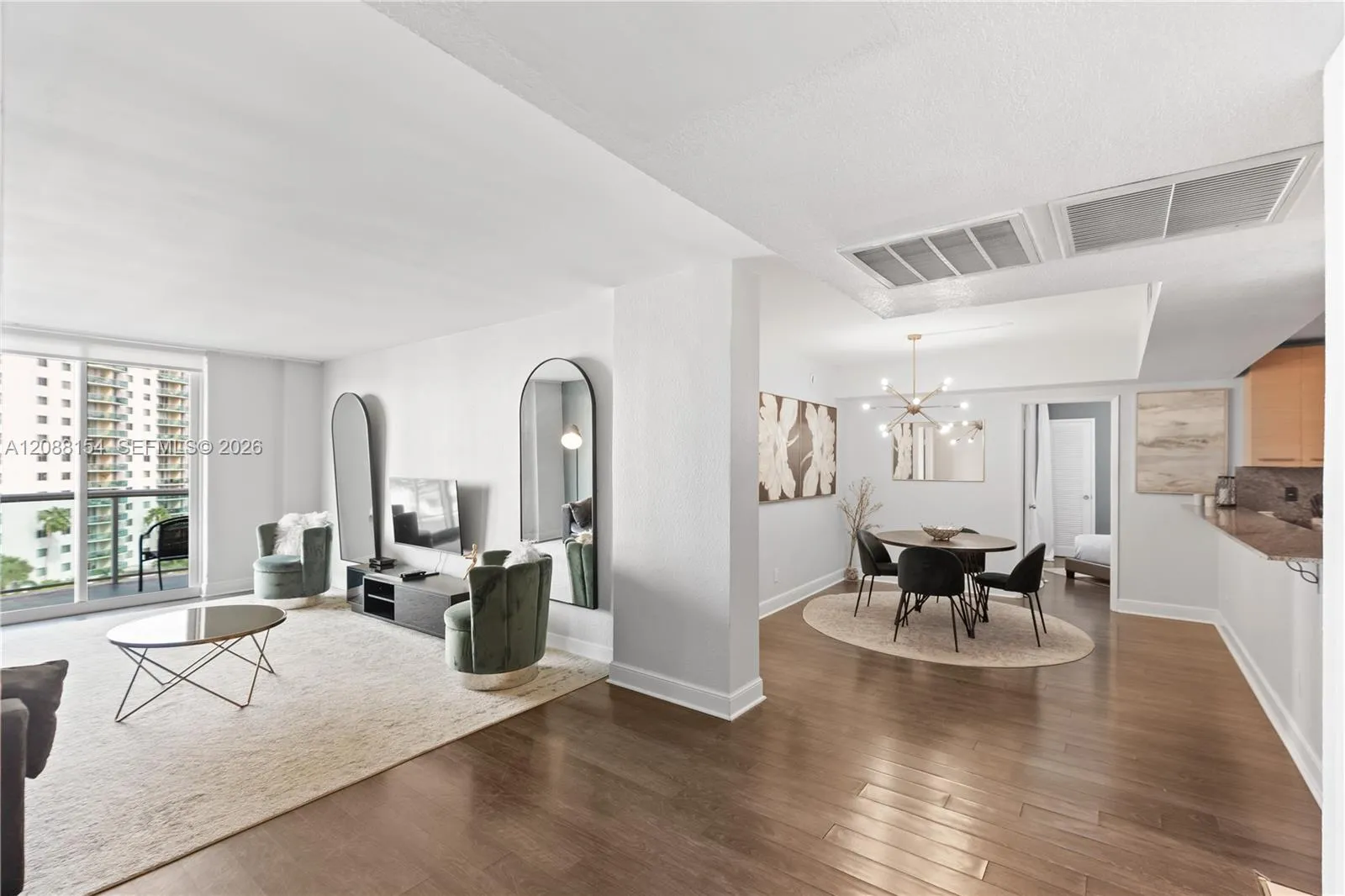 En Venta 19370 Collins Avenue 816, Sunny Isles Beach, FL 33160, Sunny Isles Beach, FL 33160