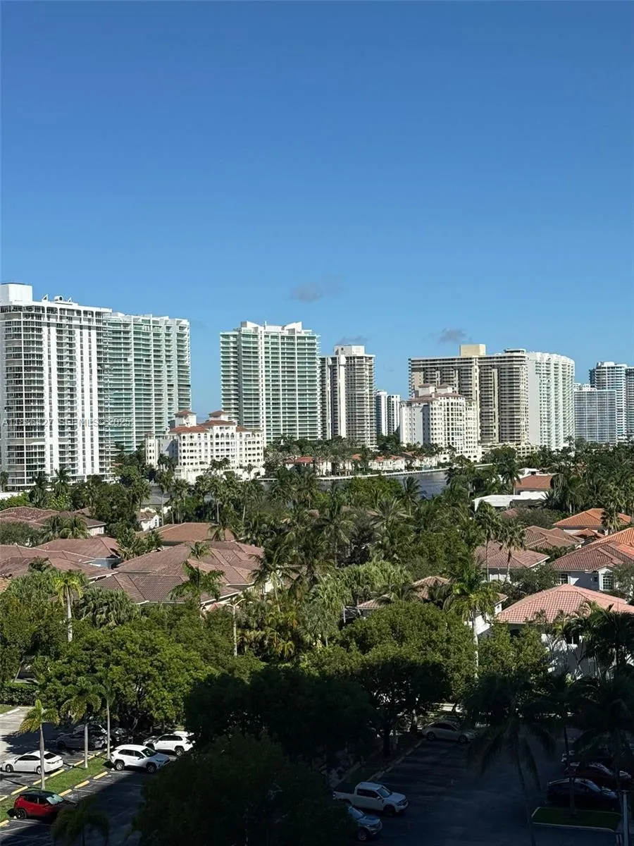 Foto de propiedad en 19370 Collins Avenue 904, Sunny Isles Beach, FL 33160 Sunny Isles Beach con MLS# 