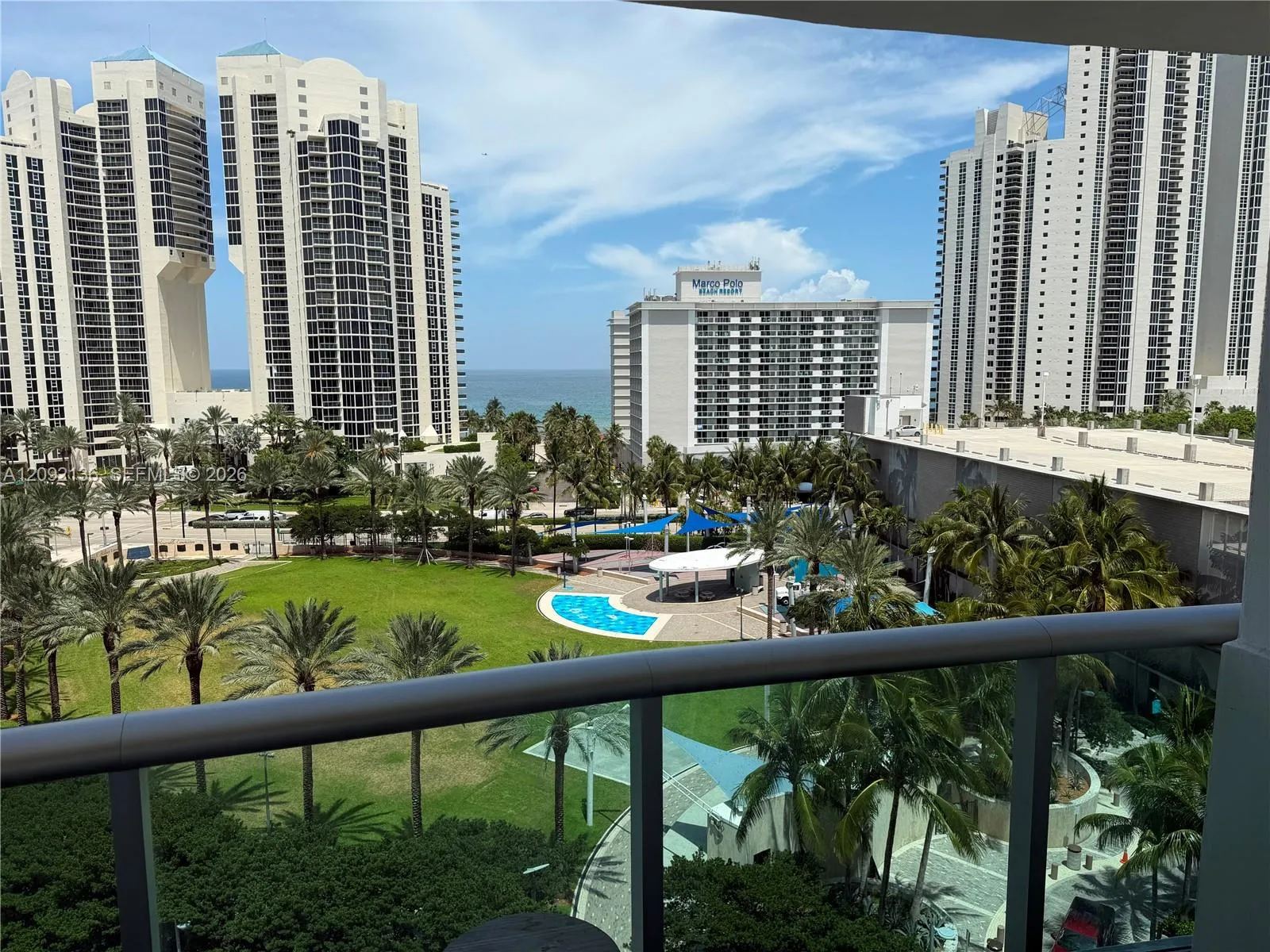 En Venta 19370 Collins Avenue 911, Sunny Isles Beach, FL 33160, Sunny Isles Beach, FL 33160