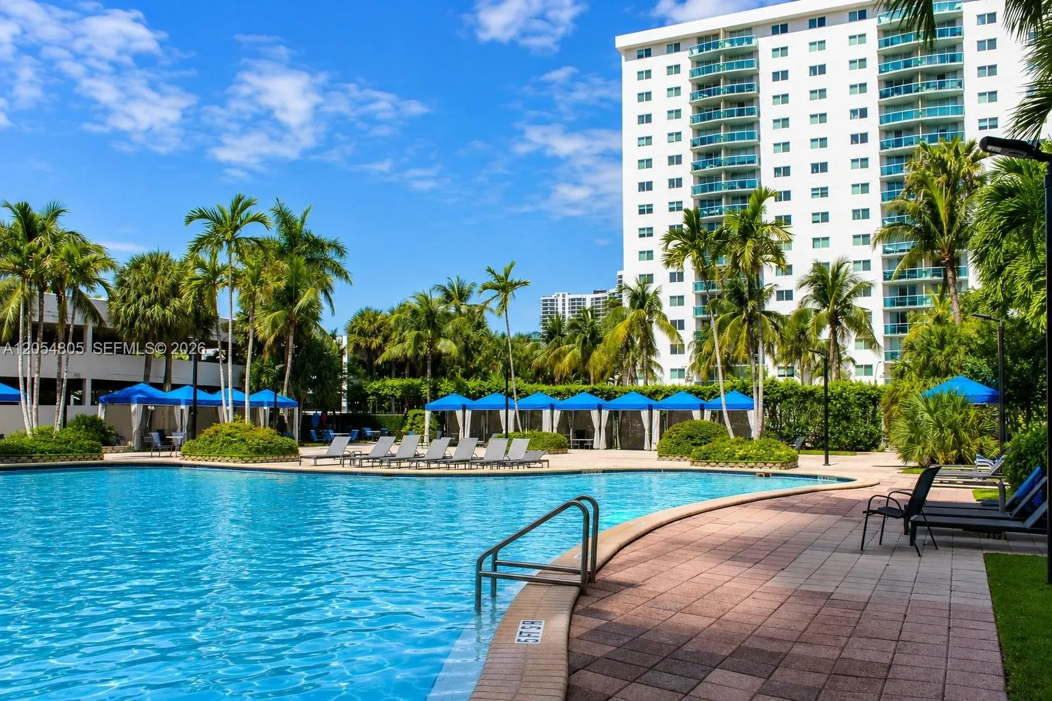 Foto de propiedad en 19370 Collins Avenue 915, Sunny Isles Beach, FL 33160 Sunny Isles Beach con MLS# 