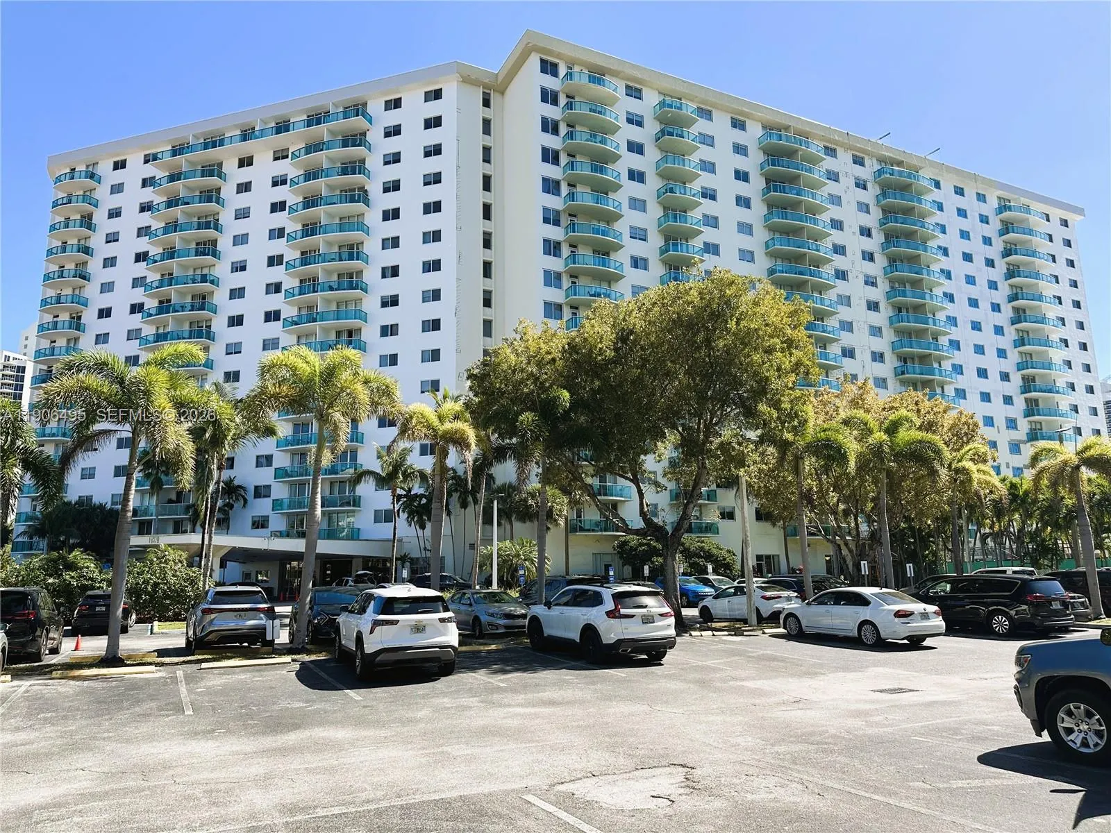 Foto de propiedad en 19370 Collins Avenue PH-10, Sunny Isles Beach, FL 33160 Sunny Isles Beach con MLS# 