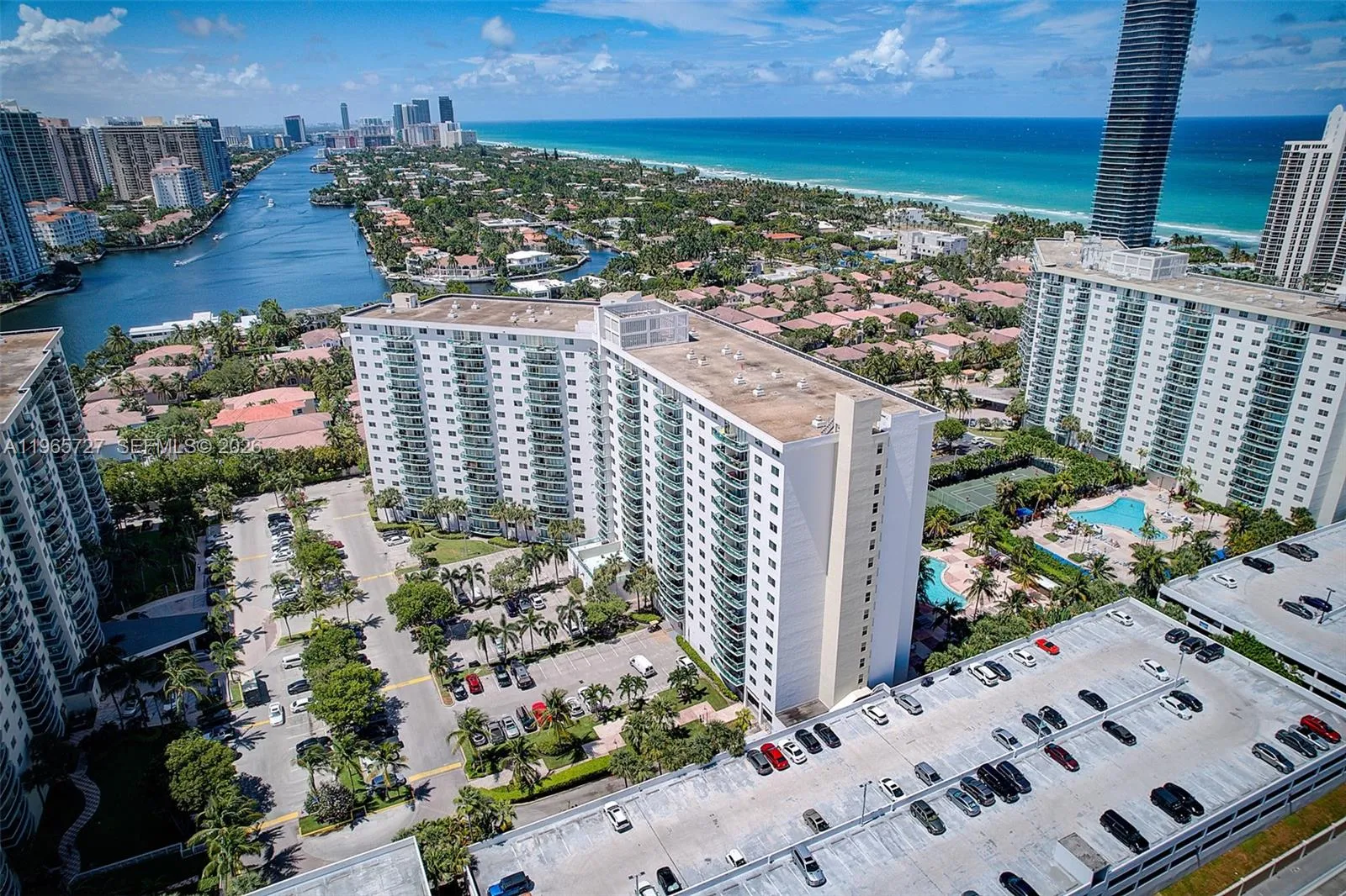 Foto de propiedad en 19380 Collins Avenue 1002, Sunny Isles Beach, FL 33160 Sunny Isles Beach con MLS#